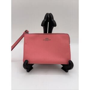 Coach Small Corner Zip Wristlet Pink Leather pre-owned READ